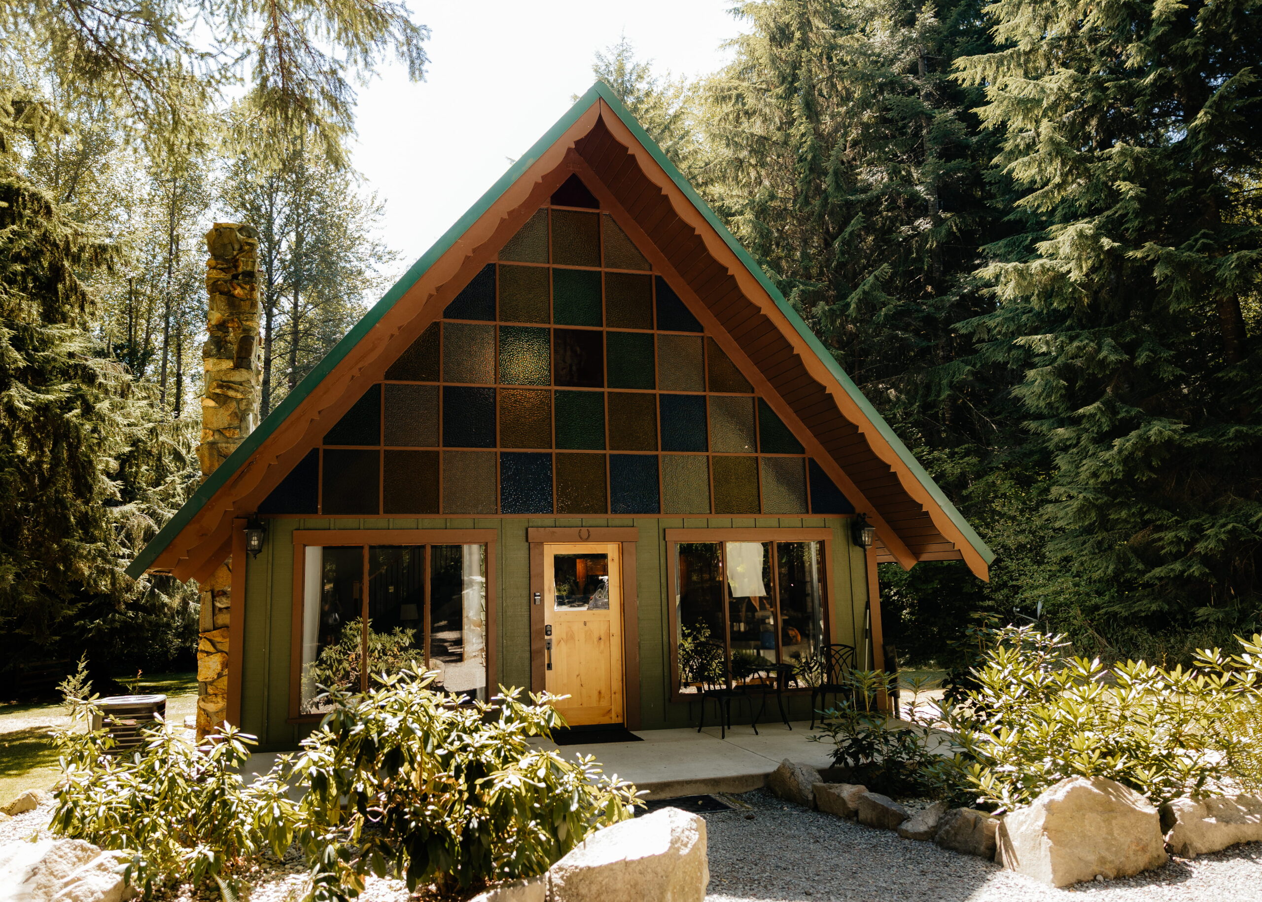 Redtail Rendezvous, an A-frame cabin near Mt Rainier National Park in Washington state.